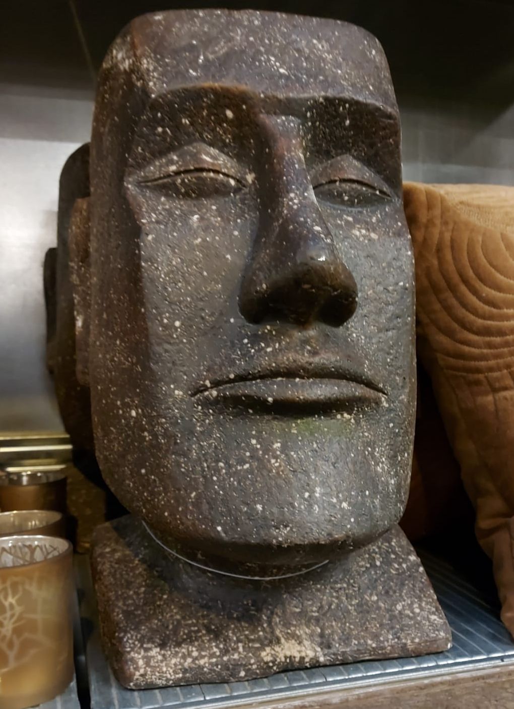 fiberclay bloembak paaseiland beeld Moai